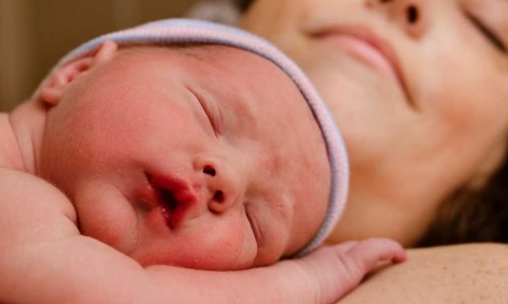 Bebeklerde Pamukçuk Bebeklerde Pamukçuk ve Ağız Yaraları Nasıl Geçer