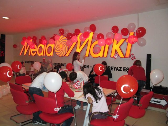 media-markt-cocuk-resim-yarismasi