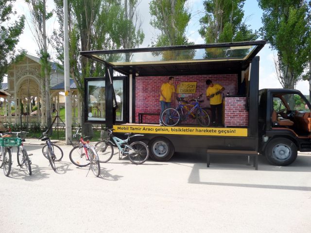 Sarı Bisiklet Mobil Tamir Aracı