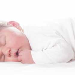 bebeklerde uyku süresi