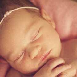 yeni doğan bebekler nasıl uyur